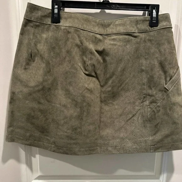 Blank NYC Snap Front Suede Wrap Skirt in Herb - Picture 5 of 7